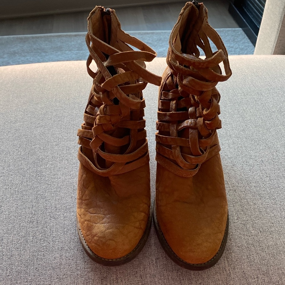 Free People Tan Strappy Ankle Booties Size 9 NWT